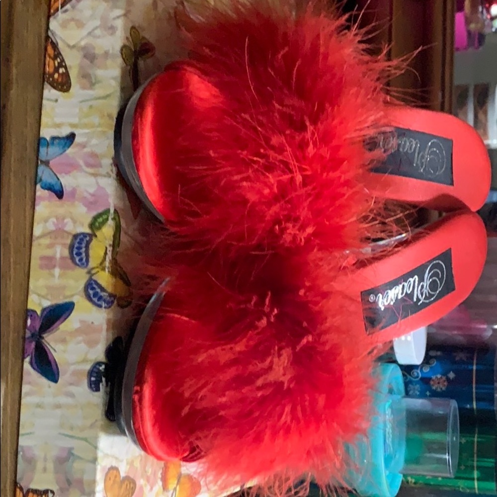 Red fluffy lounge heels